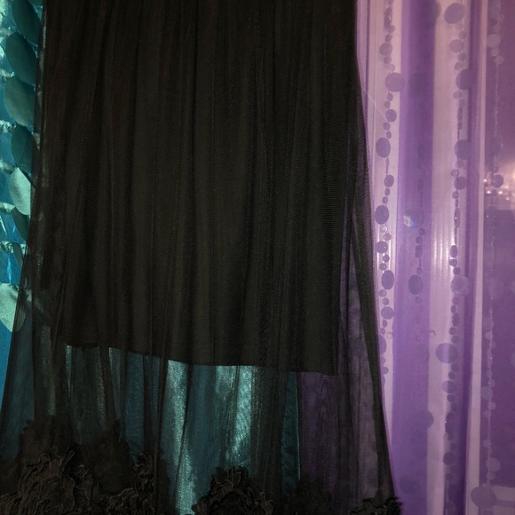 LITTLE BLACK SKIRT - Picture 8 of 8